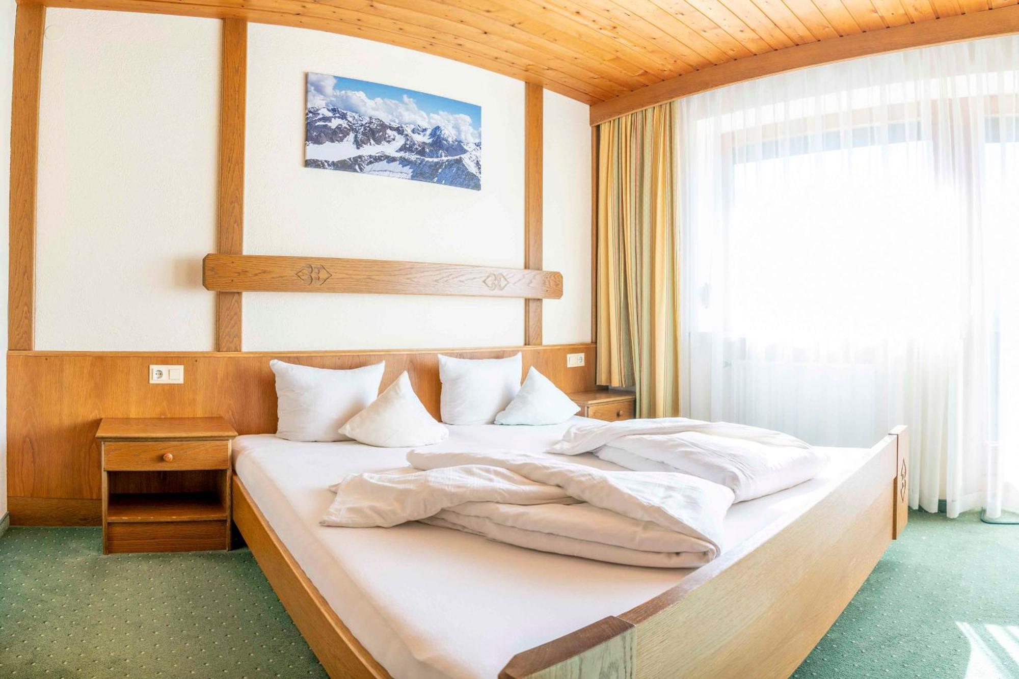 Ferienwohnungen Monja Und Dietmar Thoeni Arzl im Pitztal Exterior photo